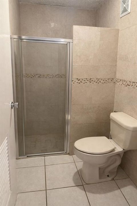 出租: $2,400 (3 贝兹, 2 浴室, 1200 平方英尺)