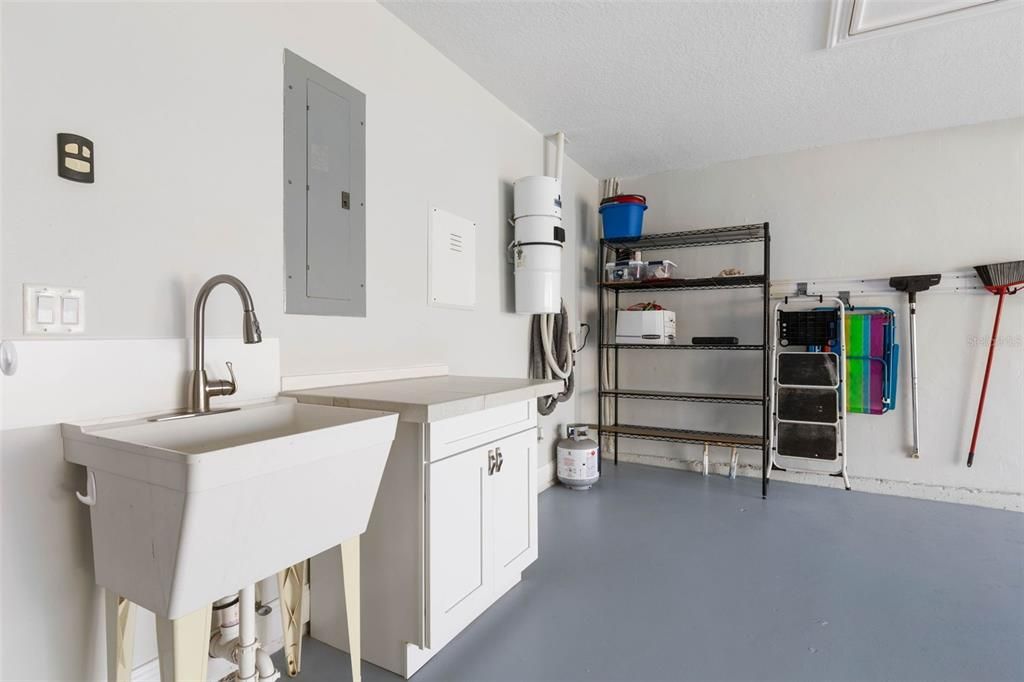 For Sale: $989,900 (5 beds, 3 baths, 2854 Square Feet)