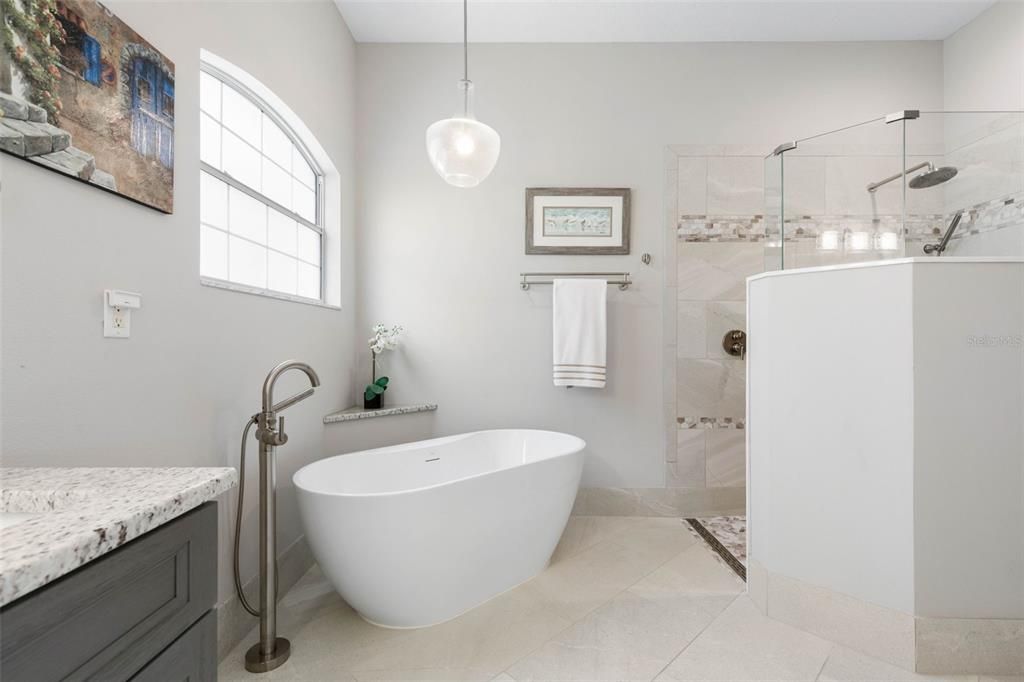 For Sale: $989,900 (5 beds, 3 baths, 2854 Square Feet)