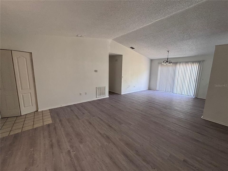 В аренду: $1,575 (3 спален, 2 ванн, 1204 Квадратных фут)