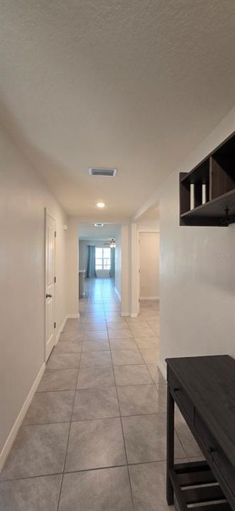 Activo con contrato: $1,850 (4 camas, 2 baños, 1816 Pies cuadrados)