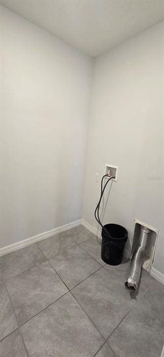 Activo con contrato: $1,850 (4 camas, 2 baños, 1816 Pies cuadrados)