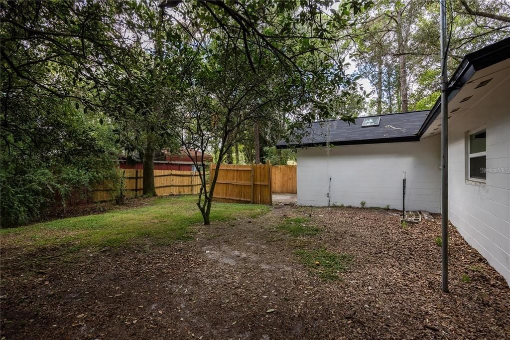 For Sale: $211,000 (4 beds, 1 baths, 1654 Square Feet)