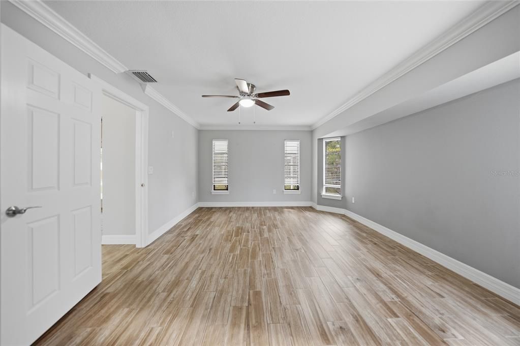 Active With Contract: $299,900 (3 beds, 2 baths, 2060 Square Feet)