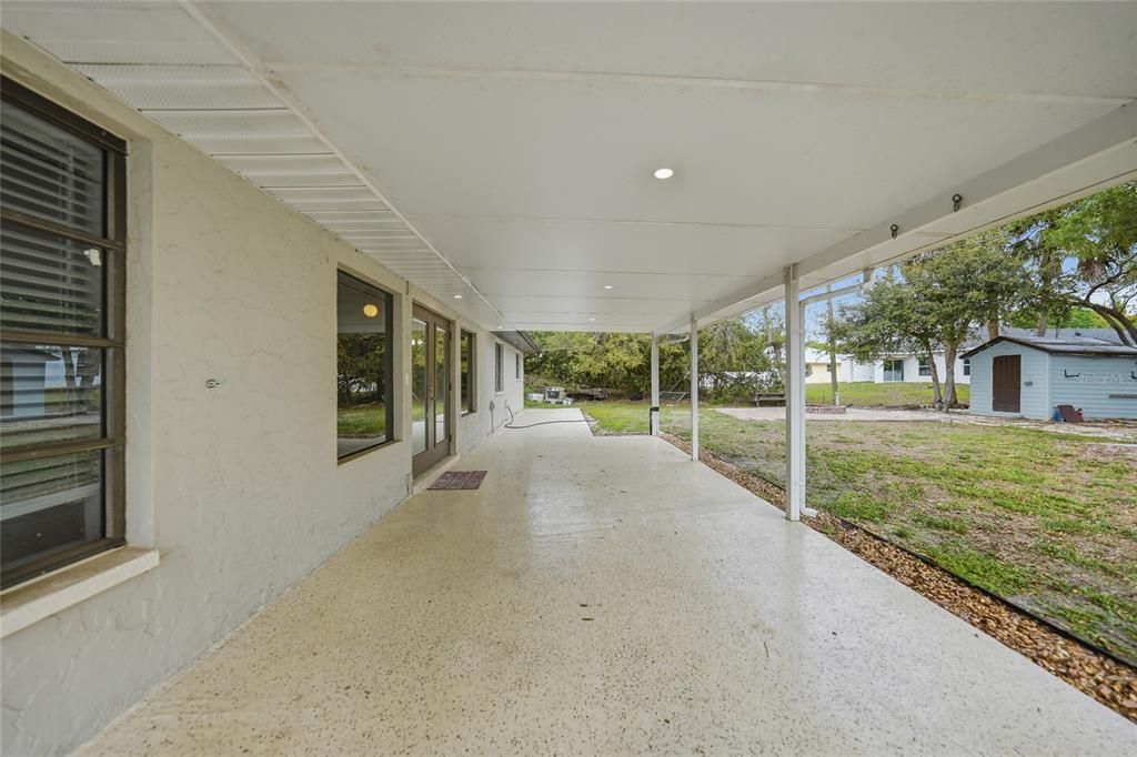 Active With Contract: $299,900 (3 beds, 2 baths, 2060 Square Feet)