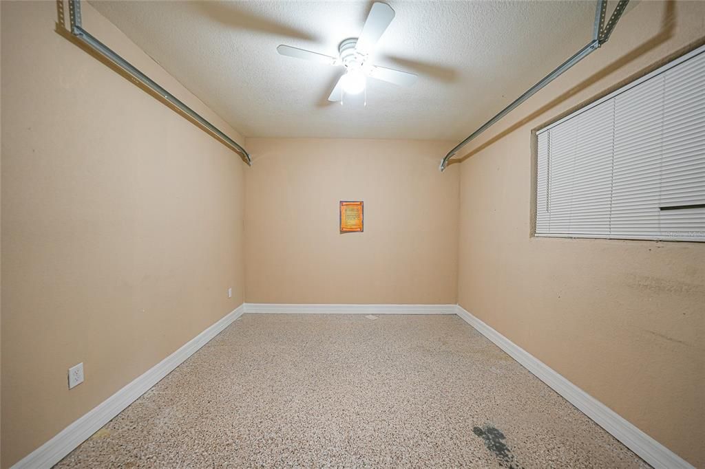 Active With Contract: $299,900 (3 beds, 2 baths, 2060 Square Feet)