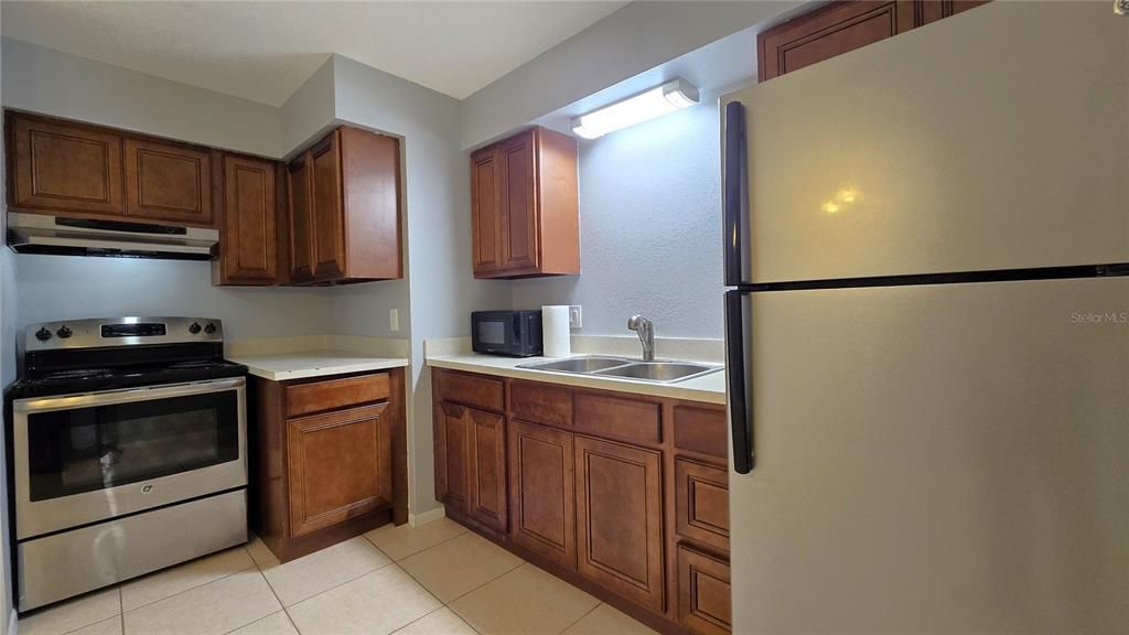 For Sale: $215,000 (2 beds, 1 baths, 750 Square Feet)