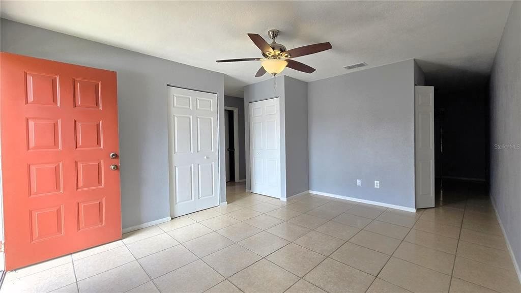 For Sale: $215,000 (2 beds, 1 baths, 750 Square Feet)