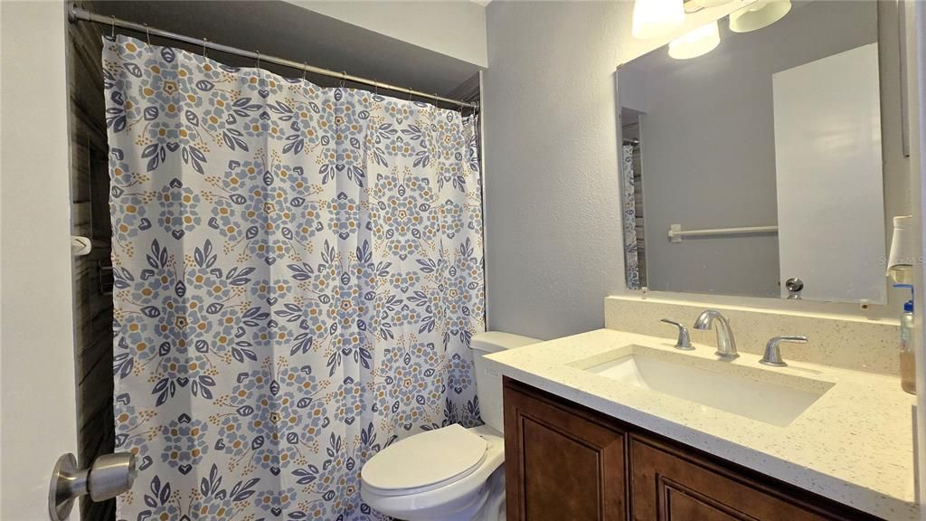 For Sale: $215,000 (2 beds, 1 baths, 750 Square Feet)