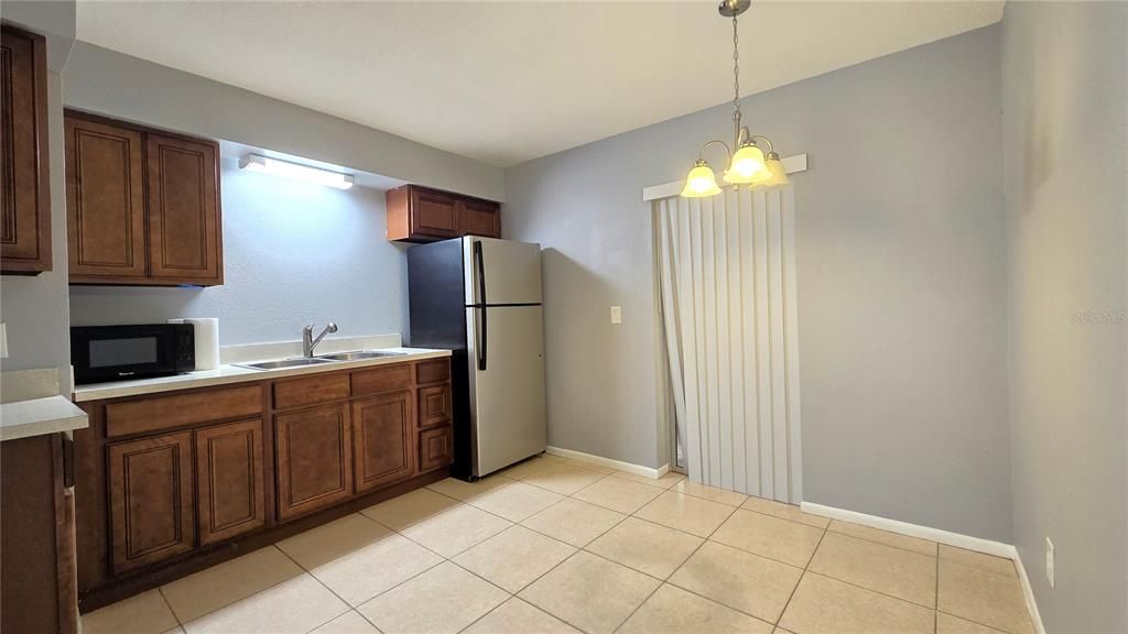 For Sale: $215,000 (2 beds, 1 baths, 750 Square Feet)