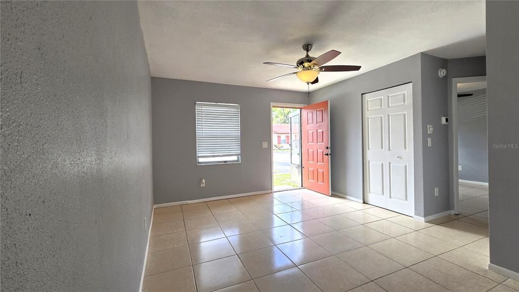 For Sale: $215,000 (2 beds, 1 baths, 750 Square Feet)