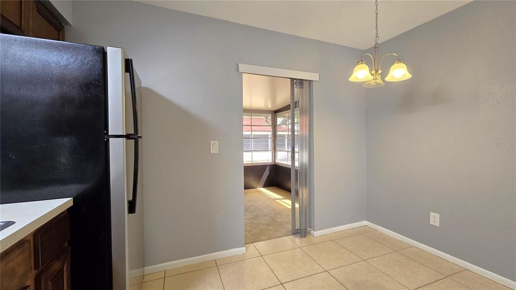 For Sale: $215,000 (2 beds, 1 baths, 750 Square Feet)