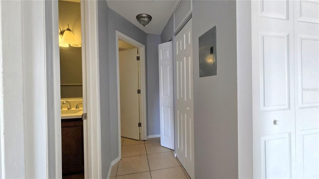 For Sale: $215,000 (2 beds, 1 baths, 750 Square Feet)