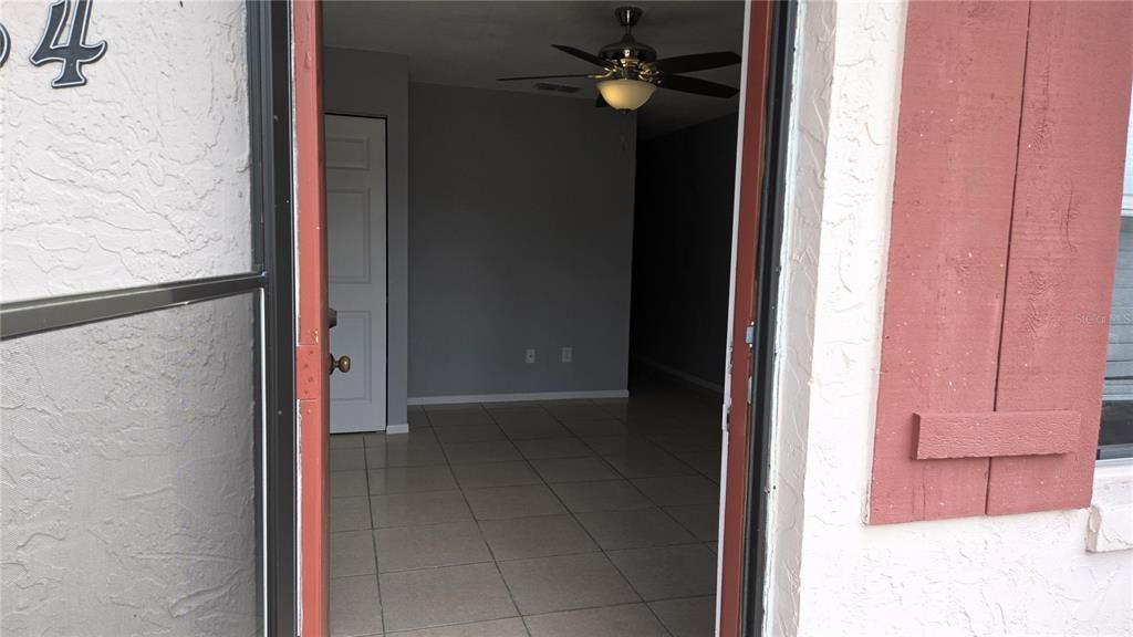 For Sale: $215,000 (2 beds, 1 baths, 750 Square Feet)