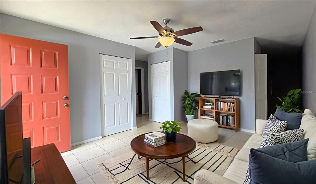 For Sale: $215,000 (2 beds, 1 baths, 750 Square Feet)