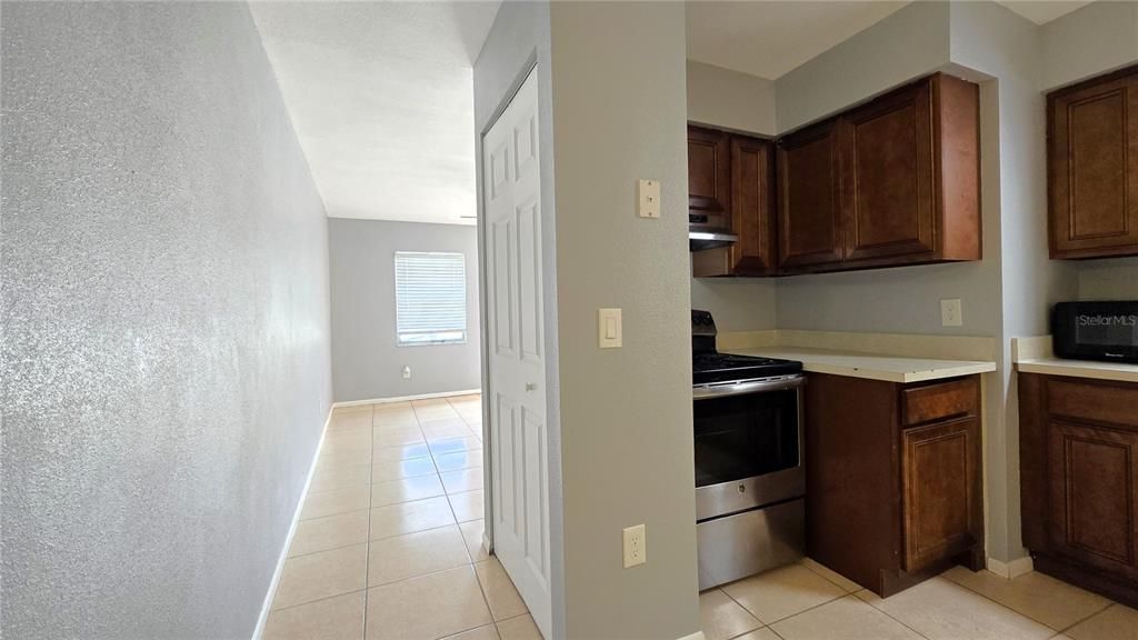 For Sale: $215,000 (2 beds, 1 baths, 750 Square Feet)