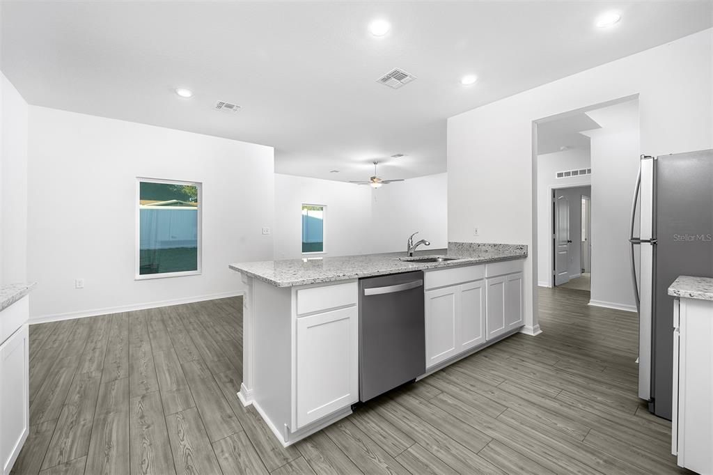 En Venta: $399,900 (5 camas, 2 baños, 2461 Pies cuadrados)