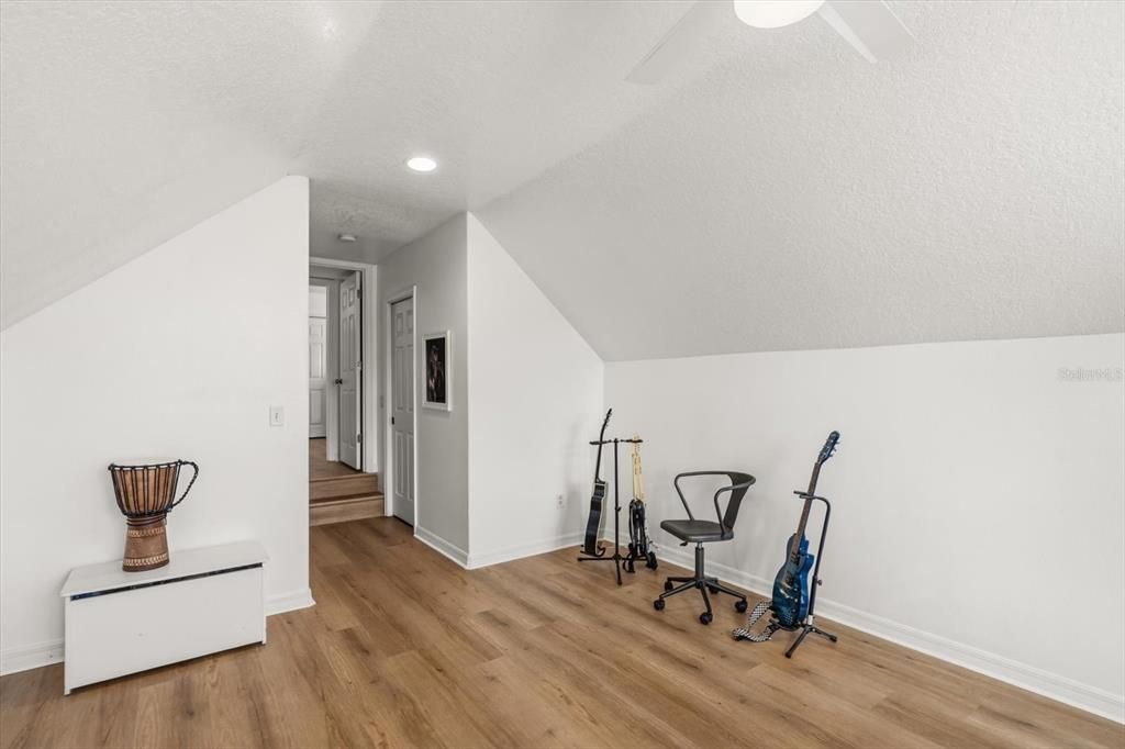 For Sale: $1,490,000 (5 beds, 2 baths, 3284 Square Feet)