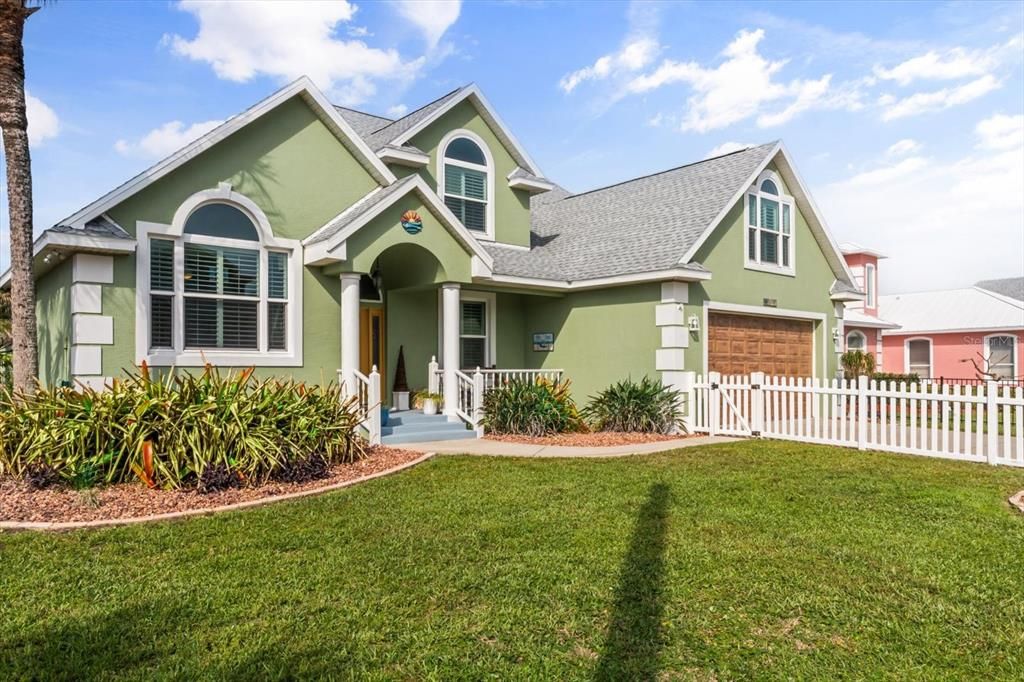 For Sale: $1,490,000 (5 beds, 2 baths, 3284 Square Feet)