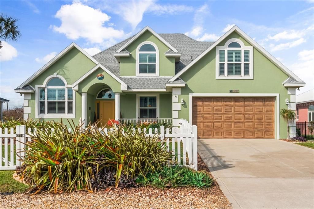 For Sale: $1,490,000 (5 beds, 2 baths, 3284 Square Feet)