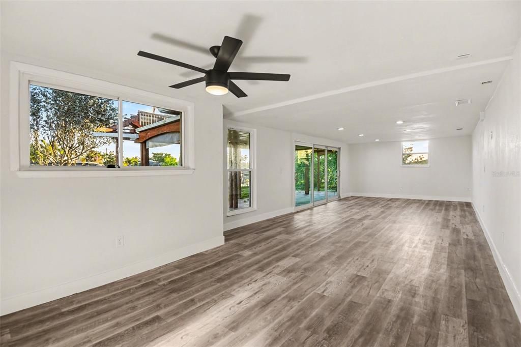 For Sale: $334,950 (3 beds, 2 baths, 1443 Square Feet)