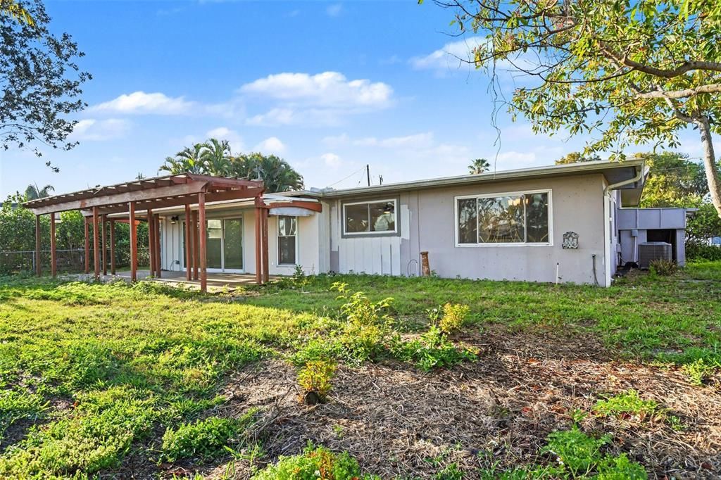 For Sale: $334,950 (3 beds, 2 baths, 1443 Square Feet)