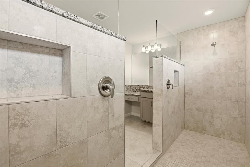 En Venta: $339,900 (4 camas, 2 baños, 1719 Pies cuadrados)