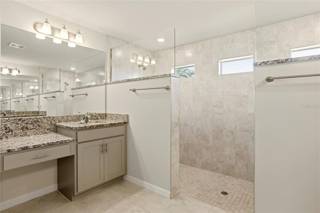 En Venta: $339,900 (4 camas, 2 baños, 1719 Pies cuadrados)
