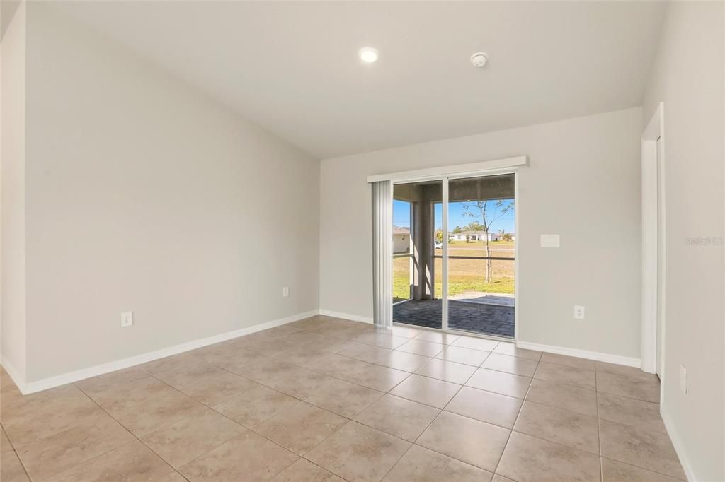 En Venta: $339,900 (4 camas, 2 baños, 1719 Pies cuadrados)