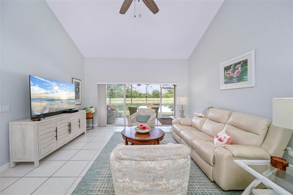 Active With Contract: $275,000 (2 beds, 2 baths, 1353 Square Feet)