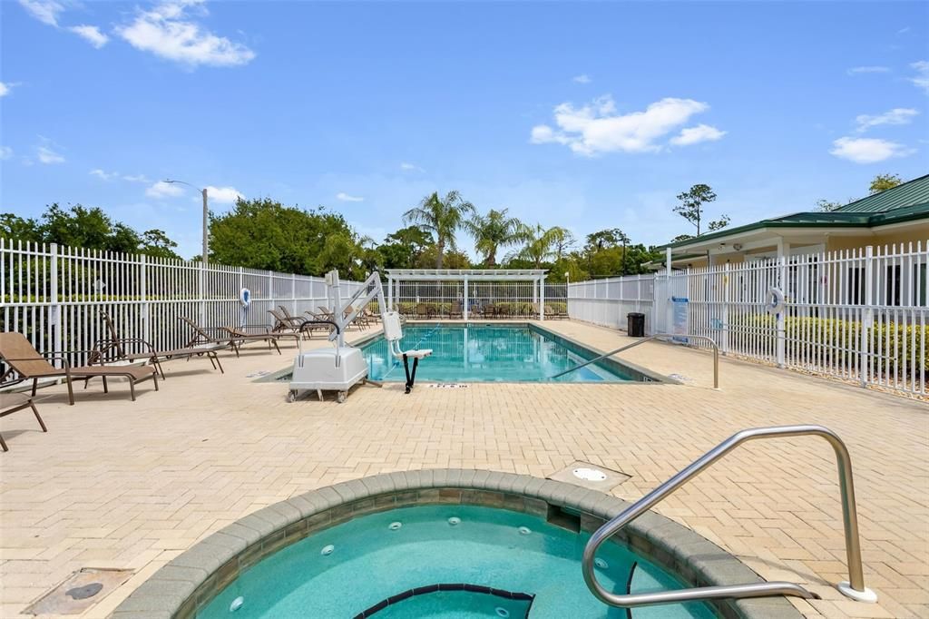 Active With Contract: $275,000 (2 beds, 2 baths, 1353 Square Feet)