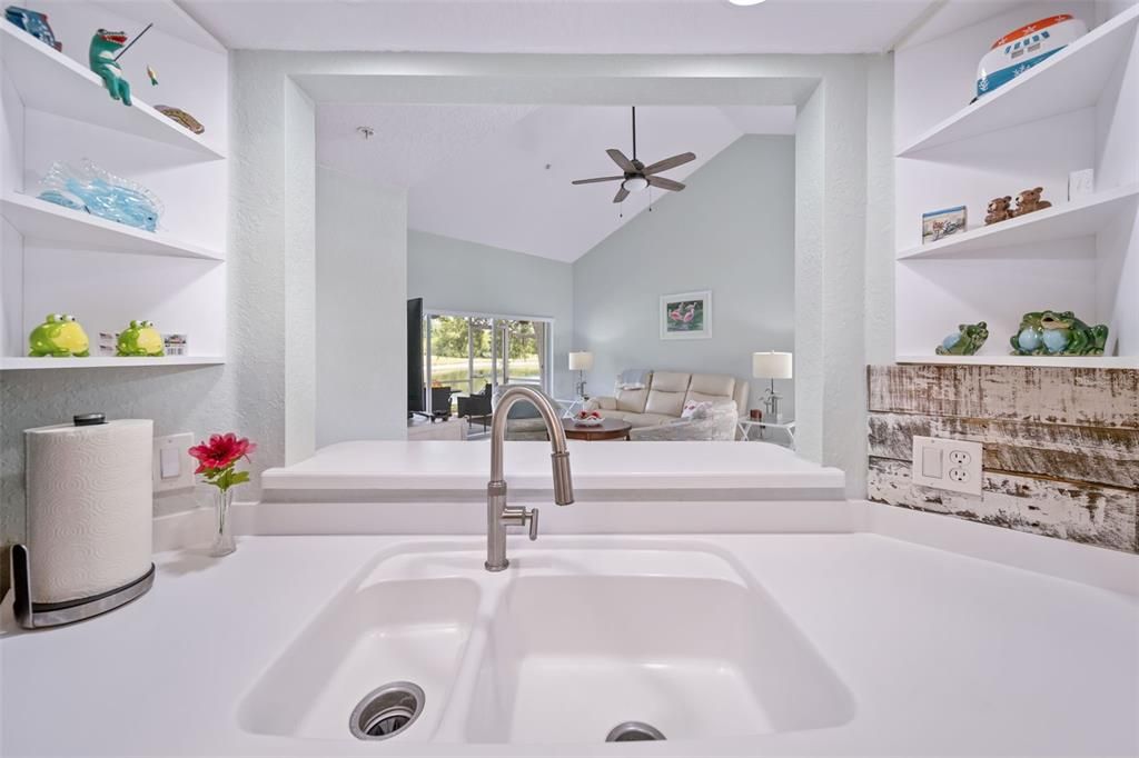 Active With Contract: $275,000 (2 beds, 2 baths, 1353 Square Feet)