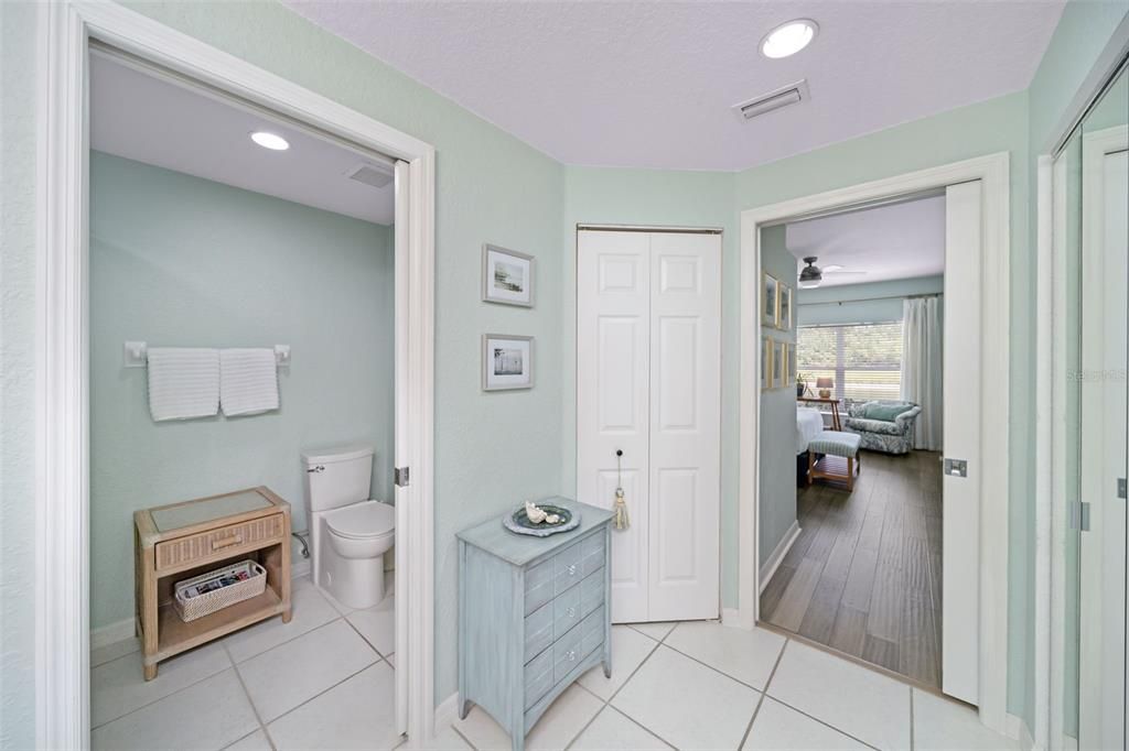 Active With Contract: $275,000 (2 beds, 2 baths, 1353 Square Feet)