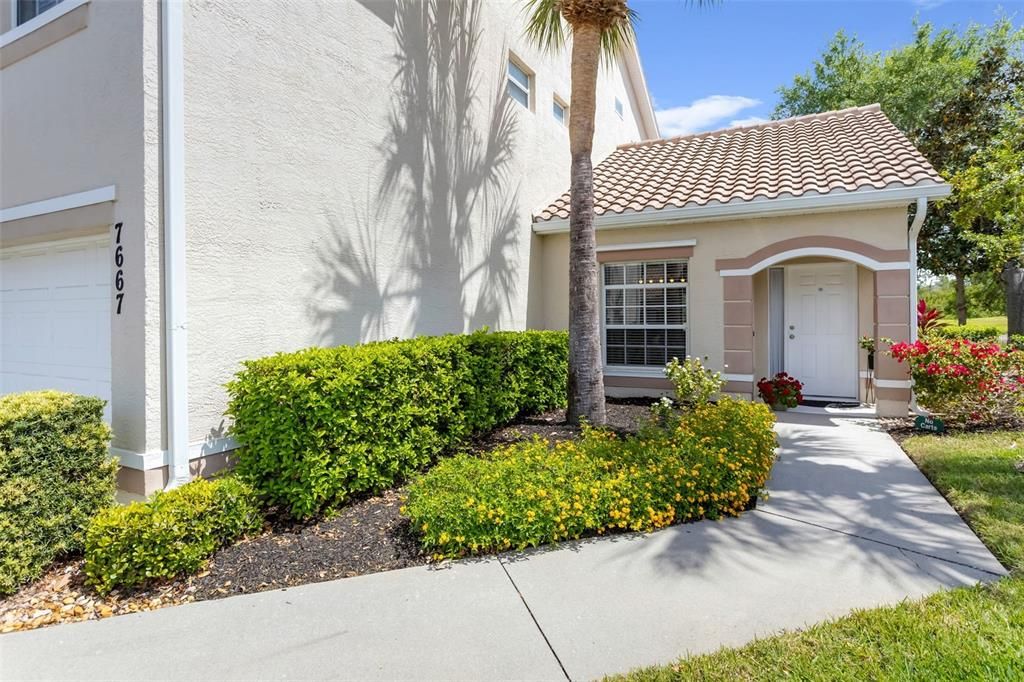 Active With Contract: $275,000 (2 beds, 2 baths, 1353 Square Feet)