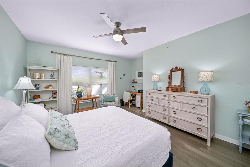 Active With Contract: $275,000 (2 beds, 2 baths, 1353 Square Feet)