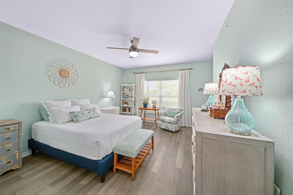 Active With Contract: $275,000 (2 beds, 2 baths, 1353 Square Feet)