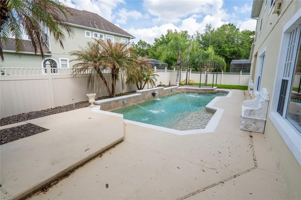 Active With Contract: $899,000 (4 beds, 5 baths, 5326 Square Feet)