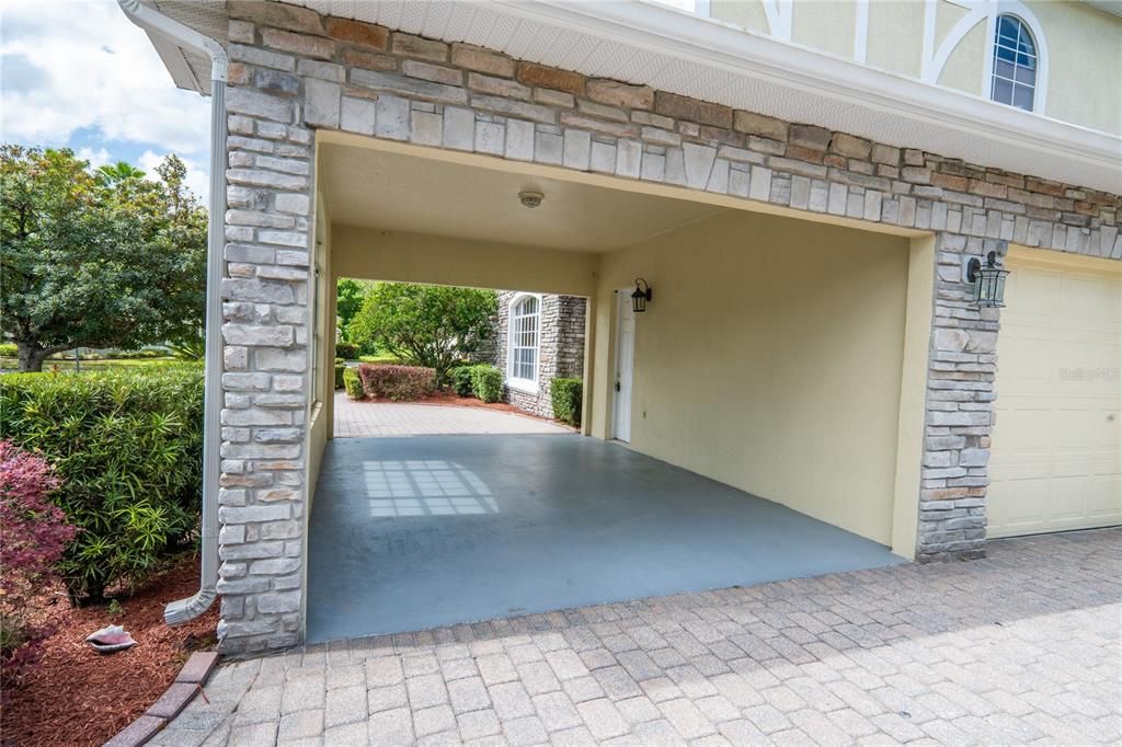 Active With Contract: $899,000 (4 beds, 5 baths, 5326 Square Feet)