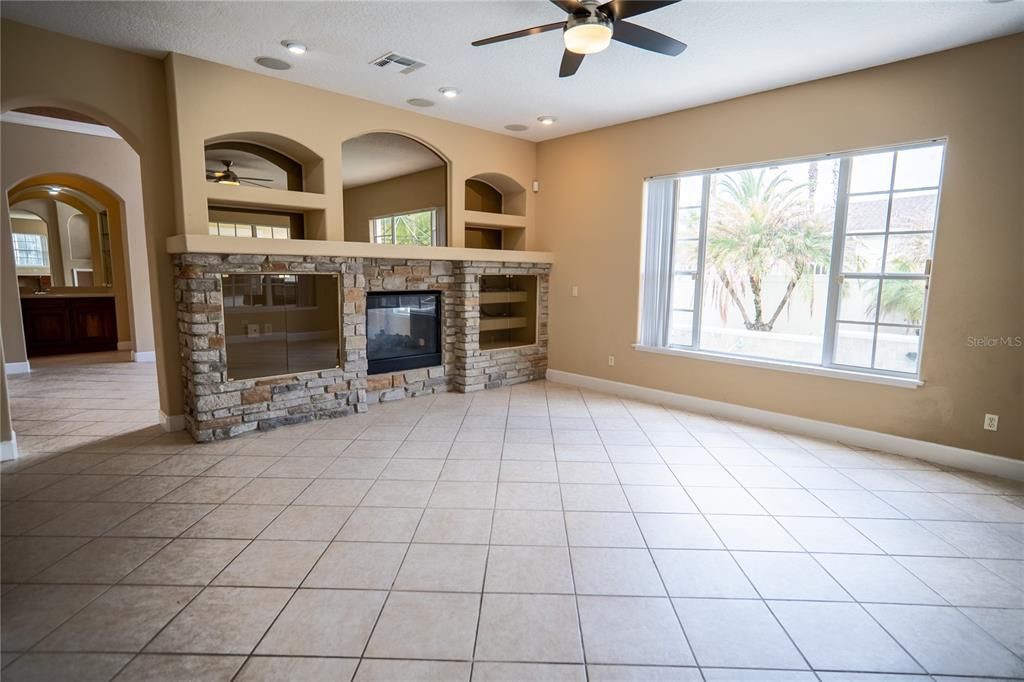 Active With Contract: $899,000 (4 beds, 5 baths, 5326 Square Feet)