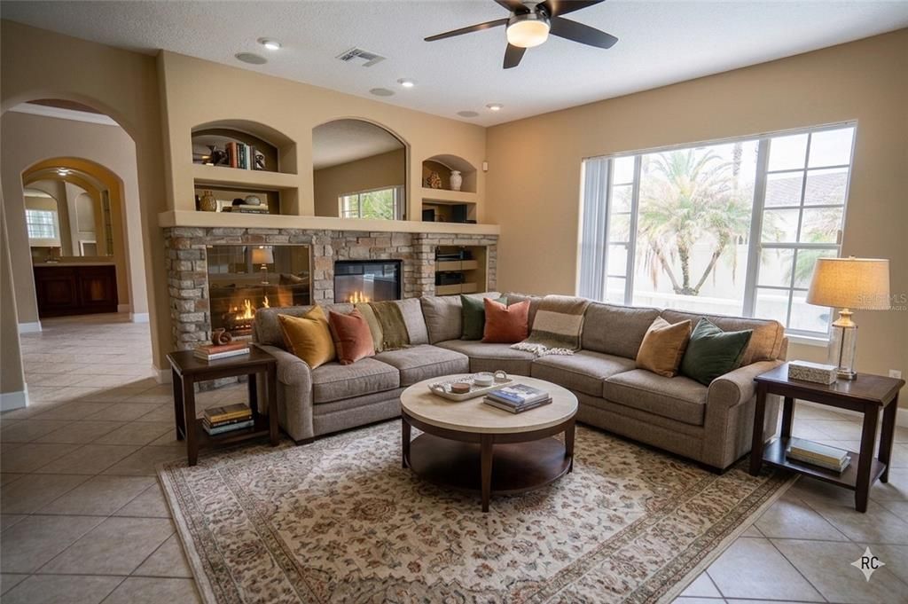 Active With Contract: $899,000 (4 beds, 5 baths, 5326 Square Feet)