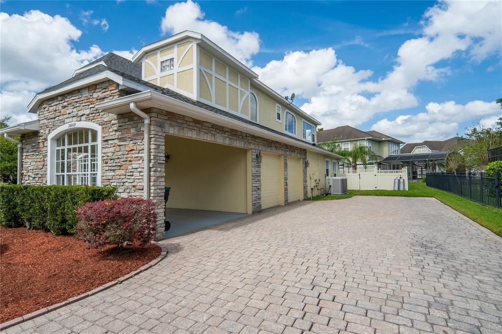Active With Contract: $899,000 (4 beds, 5 baths, 5326 Square Feet)