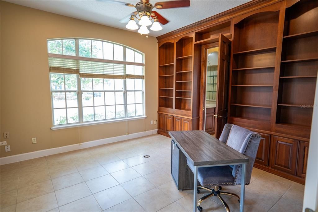 Active With Contract: $899,000 (4 beds, 5 baths, 5326 Square Feet)