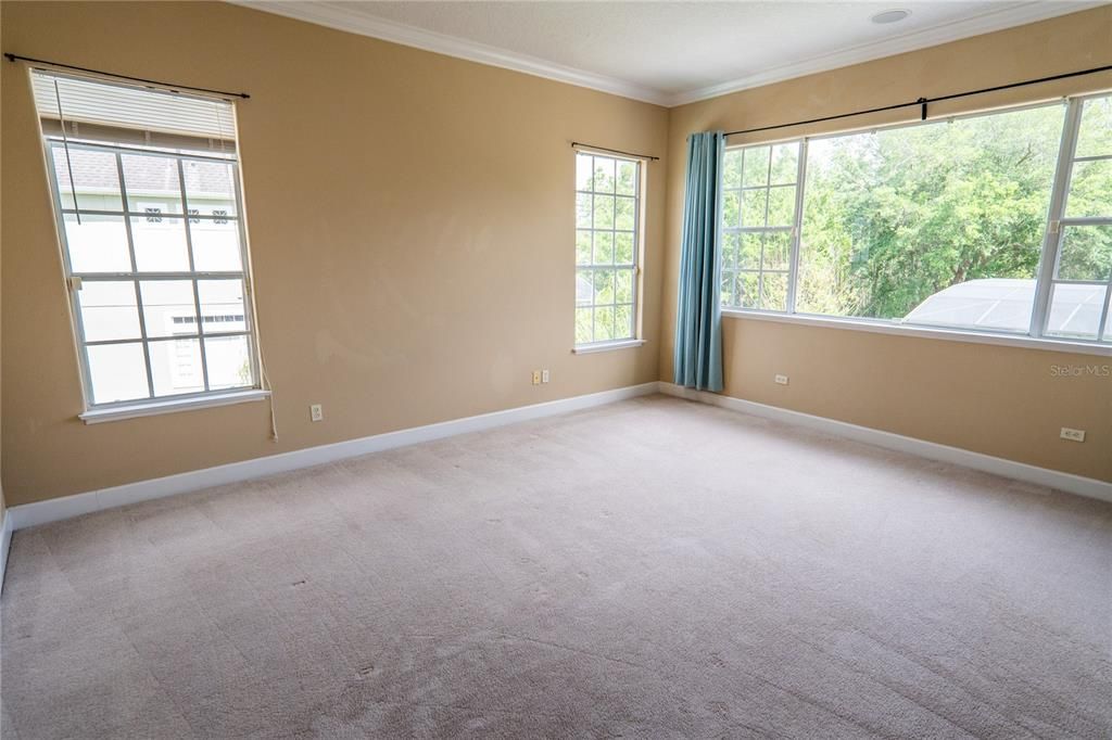Active With Contract: $899,000 (4 beds, 5 baths, 5326 Square Feet)