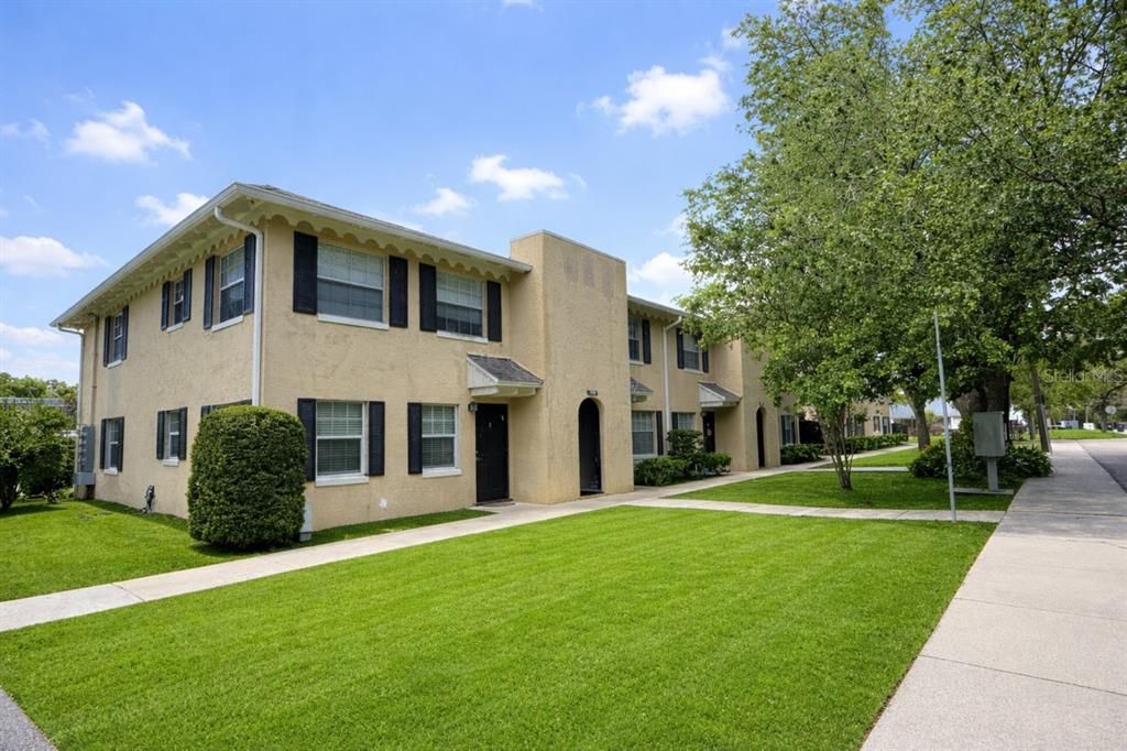 待售: $169,900 (1 贝兹, 1 浴室, 613 平方英尺)