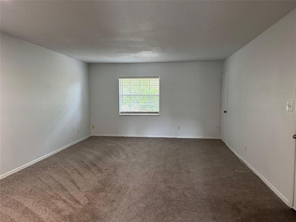 待售: $169,900 (1 贝兹, 1 浴室, 613 平方英尺)