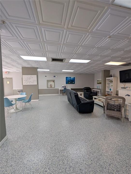 For Rent: $1,800 (0 beds, 0 baths, 439 Square Feet)
