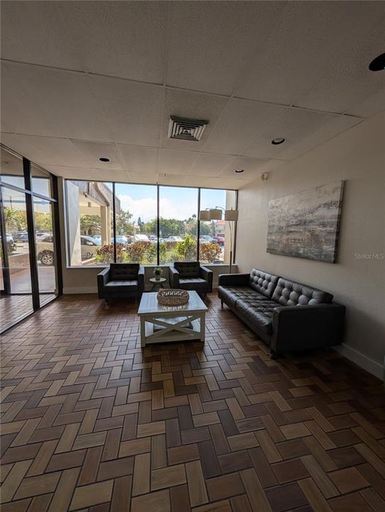 For Rent: $1,800 (0 beds, 0 baths, 439 Square Feet)