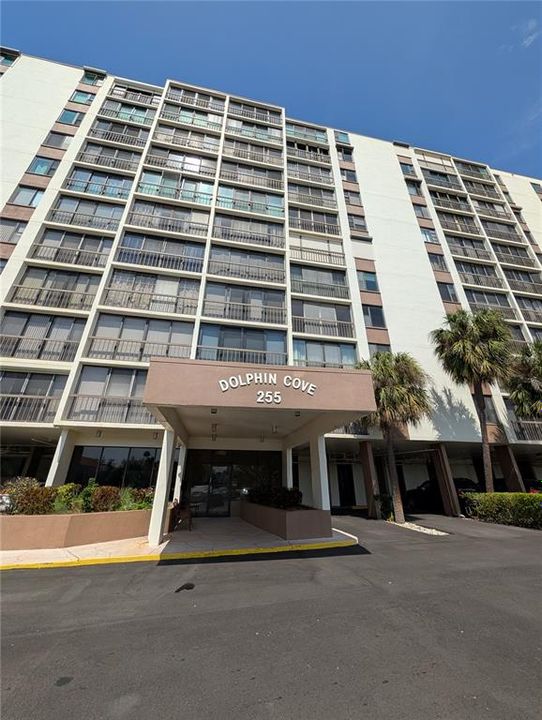 For Rent: $1,800 (0 beds, 0 baths, 439 Square Feet)