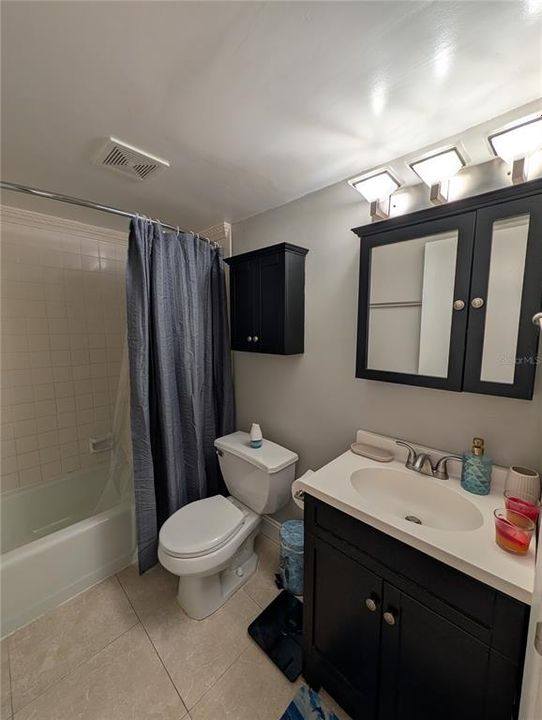 For Rent: $1,800 (0 beds, 0 baths, 439 Square Feet)