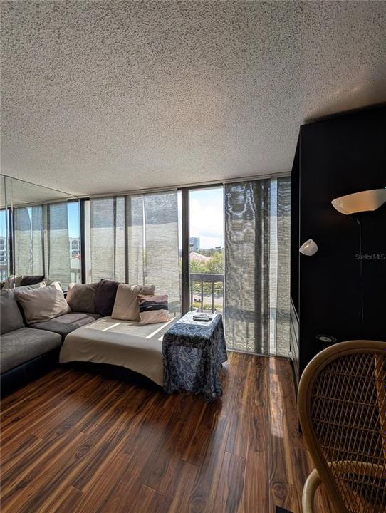 For Rent: $1,800 (0 beds, 0 baths, 439 Square Feet)